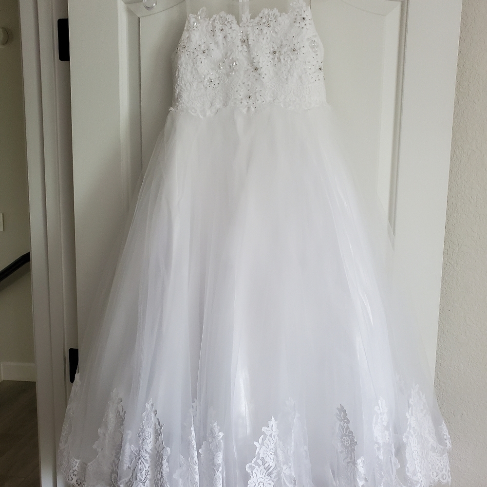 White Flower girl size 10 dress w/rhinestone